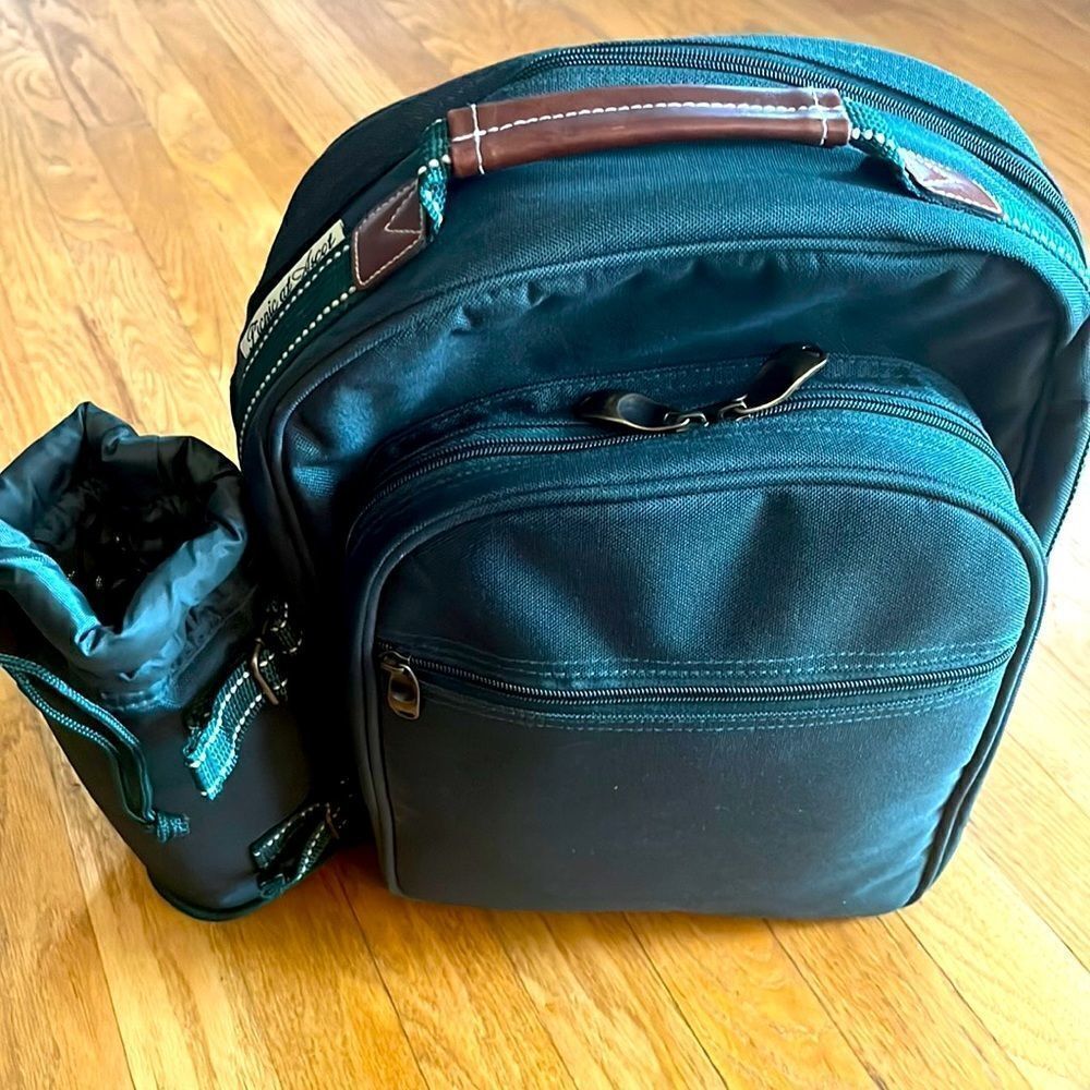 Picnic at Ascot Original Equipped 2 Person Green Picnic Backpack w/ Cooler